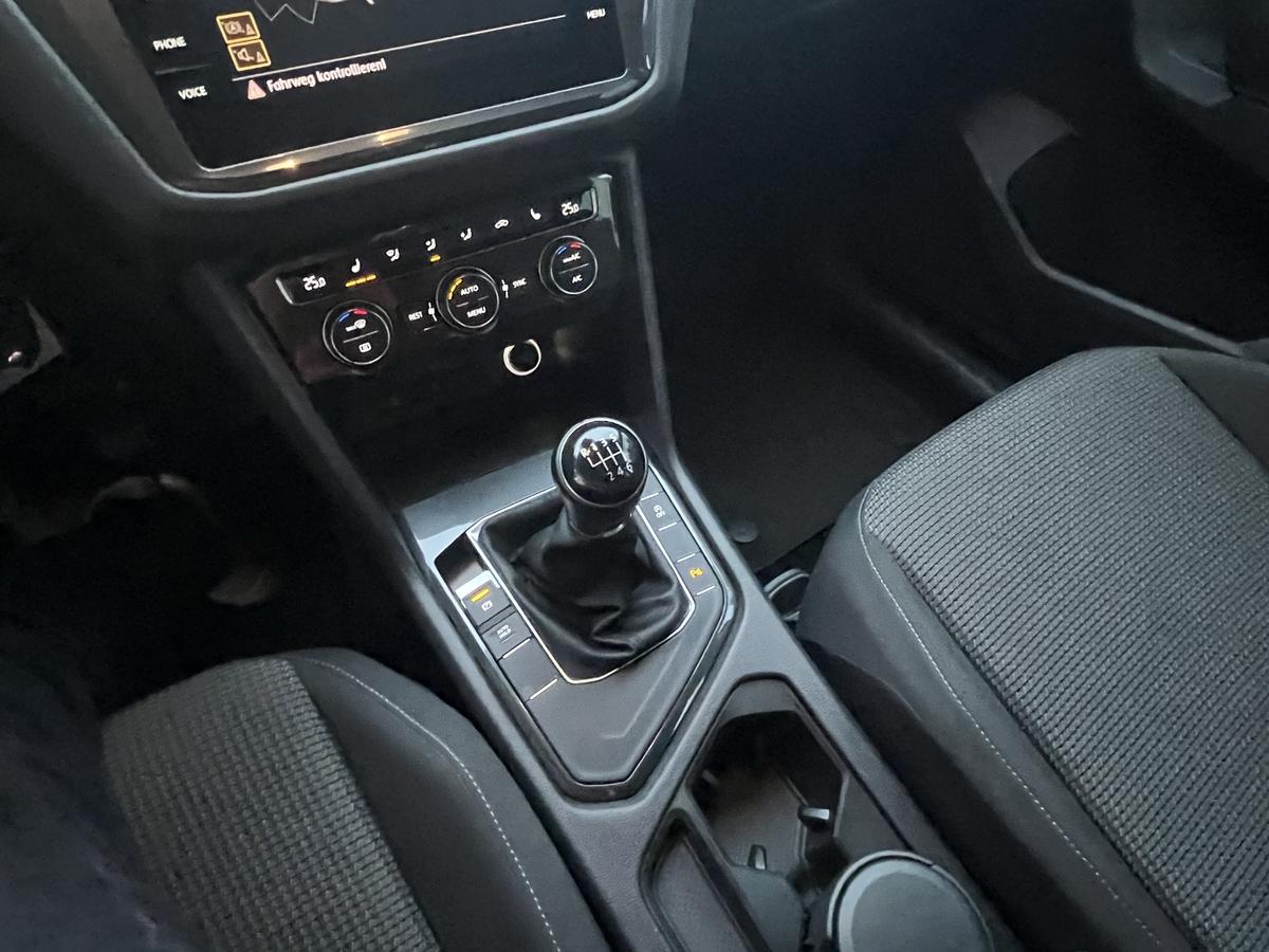 Volkswagen Tiguan 1.5 TSI TRENDLINE*73TKM*NAVI DISCOVER*CLIMATRONIC*PDC