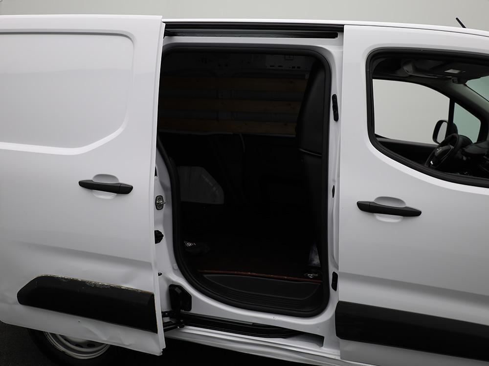 Peugeot Partner 1.5 BlueHDI 102PS NEUES MODELL 2-Sitzer AHK Klima Radio Apple CarPlay An