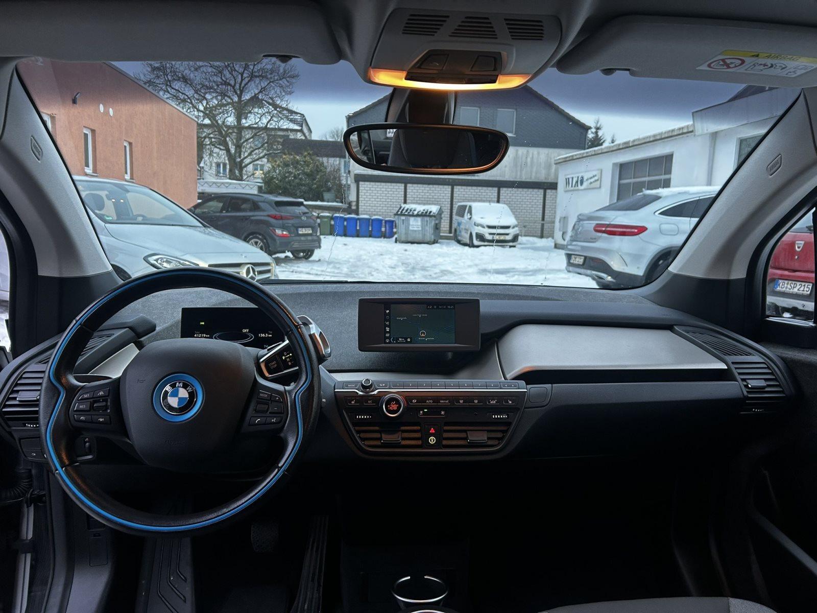 BMW i3 98%Akku LED PDC Navi SHZ 20 DrivingAss+ Rückfahrkamera