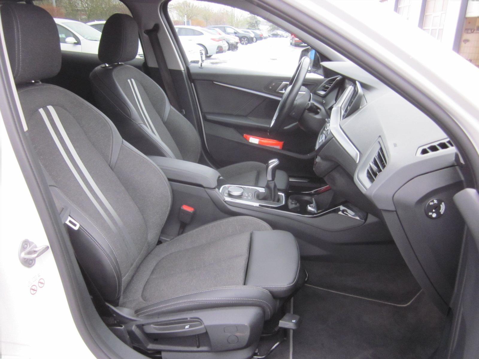 BMW 116 SPORT LINE LC PROF LED AHK GRA PDC SHZG DAB WLAN