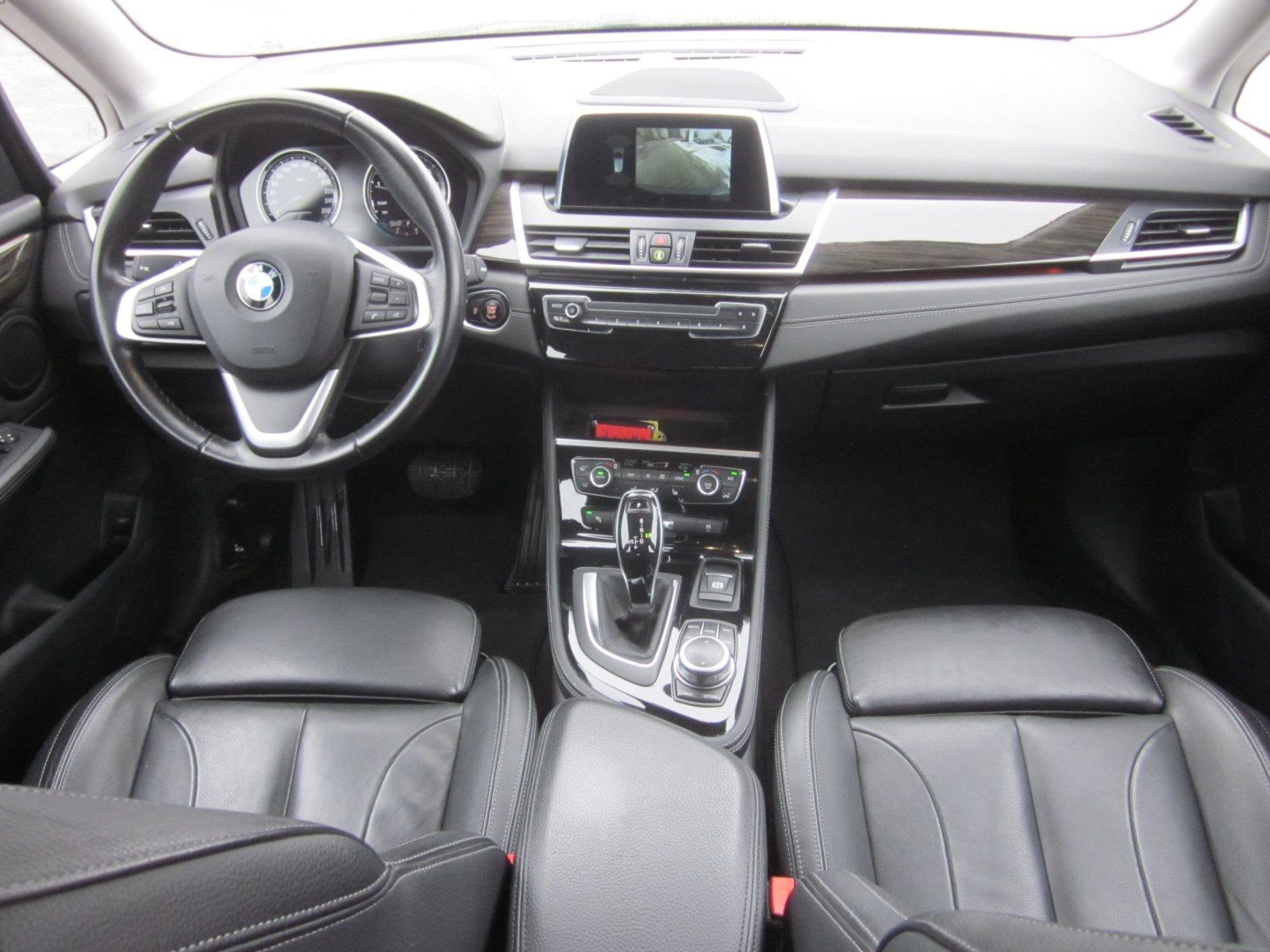 BMW 220 ACTIVE TOURER LUXURY LINE NAVI SPORTSITZE RFK LED GRA HIFI