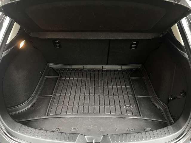 Mazda 3 Exclusive ++NAVI+TEMP.+18