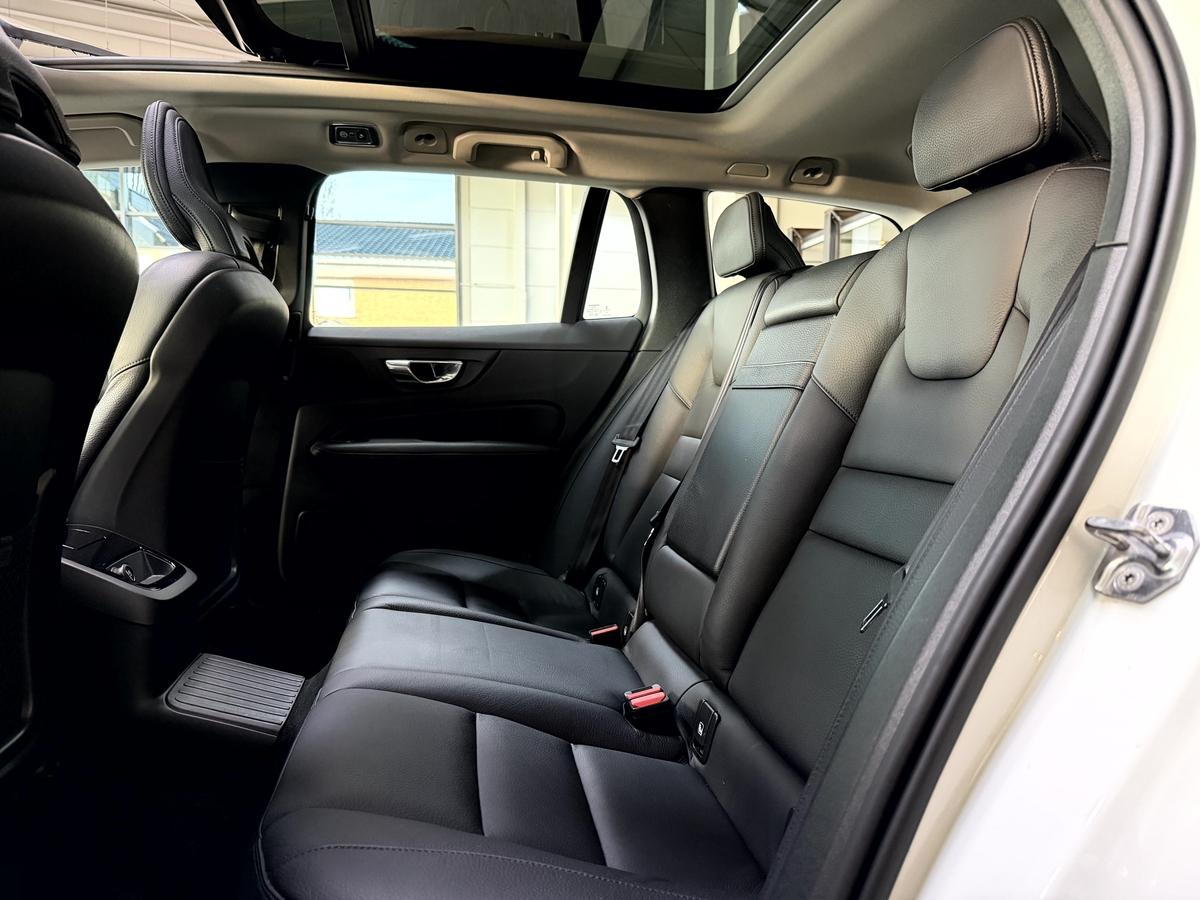 Volvo V60 T6 AWD Inscription LED Pano 360 HUD H&K