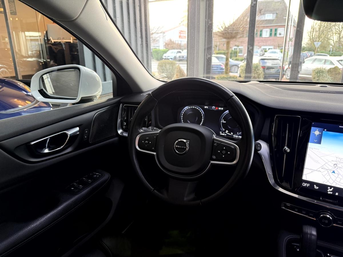 Volvo V60 T6 AWD Inscription LED Pano 360 HUD H&K