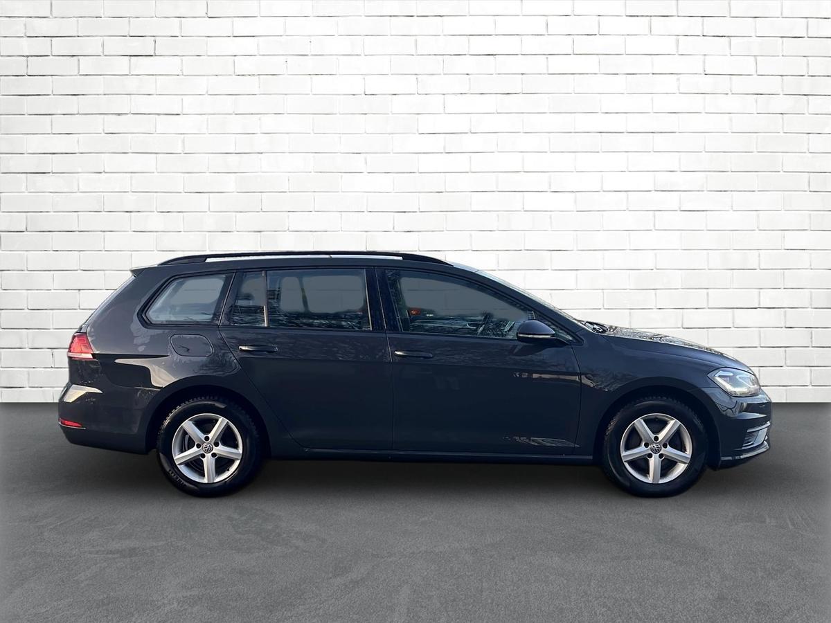 Volkswagen Golf VII 1.6 TDI LED* NAVI* SHZ* PDC* 