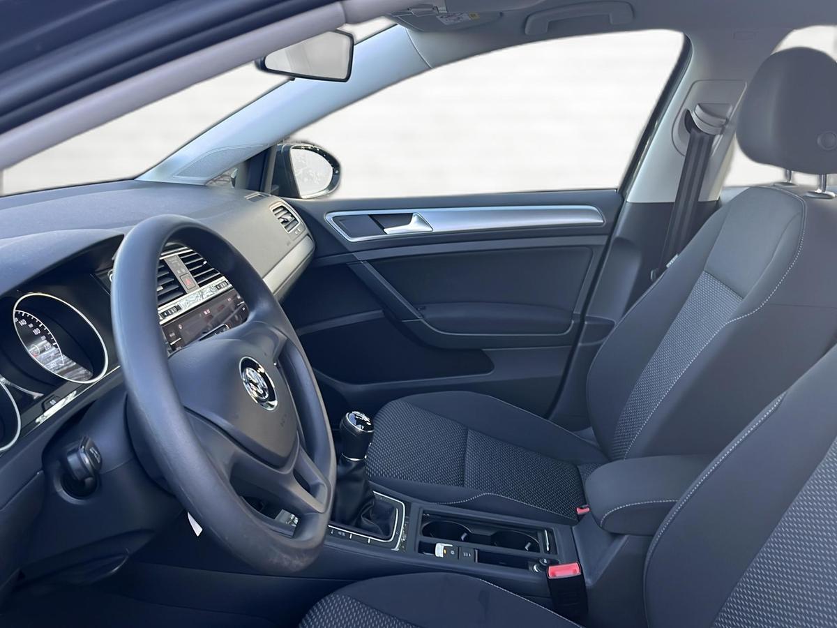 Volkswagen Golf VII 1.6 TDI LED* NAVI* SHZ* PDC* 