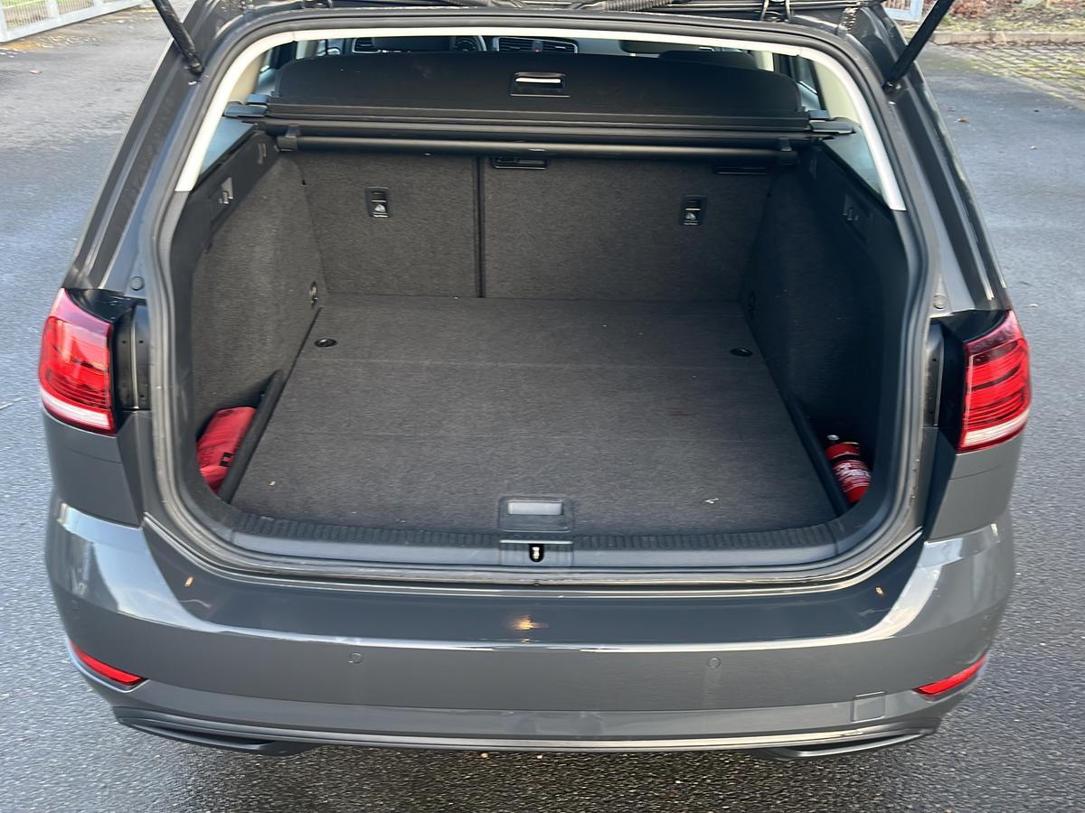 Volkswagen Golf VII 1.6 TDI LED* NAVI* SHZ* PDC* 