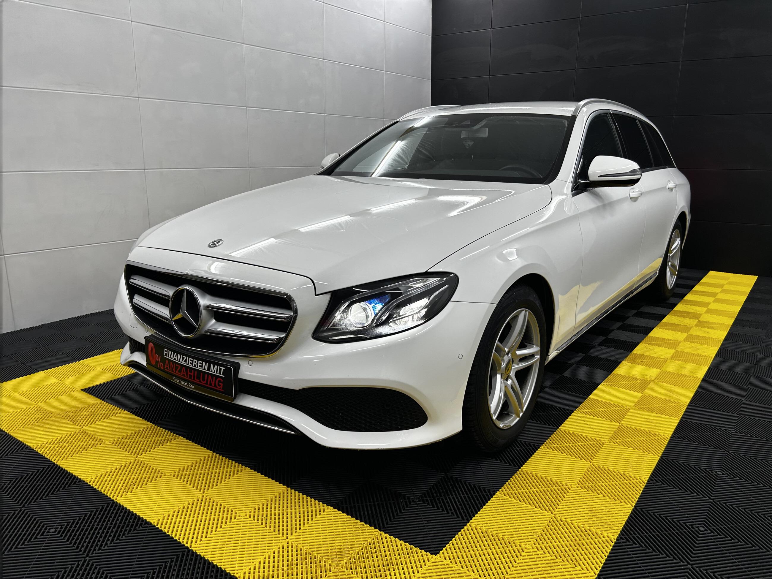 Mercedes-Benz E 220 d Multibeam-LED+Ambient+Kam+AHK+Leder+Temp