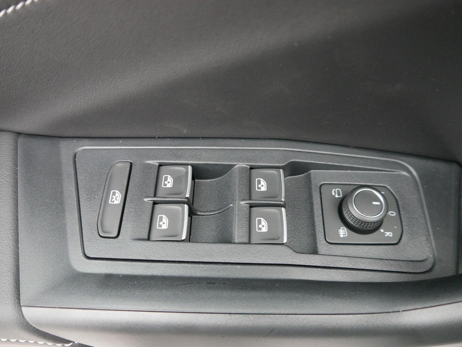 Volkswagen T-Roc Style 1,5 TSI DSG*AHK*ACC*MATRIX-LED*SHZ*PDC*KAMERA*TEMPOMAT*19-ZOLL