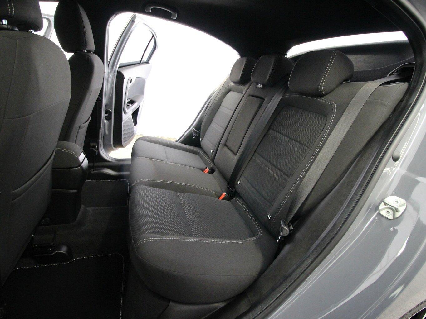 Fiat Tipo Hatchback City Sport KAMERA+AHK+LED+ALU18...