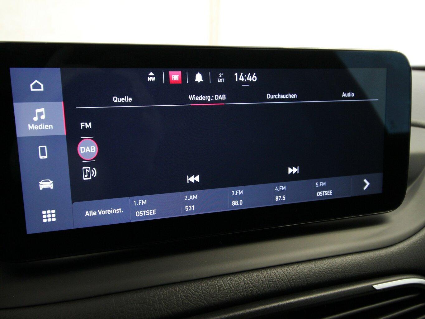 Fiat Tipo Hatchback City Sport KAMERA+AHK+LED+ALU18...