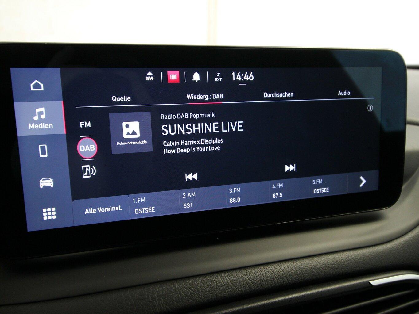 Fiat Tipo Hatchback City Sport KAMERA+AHK+LED+ALU18...