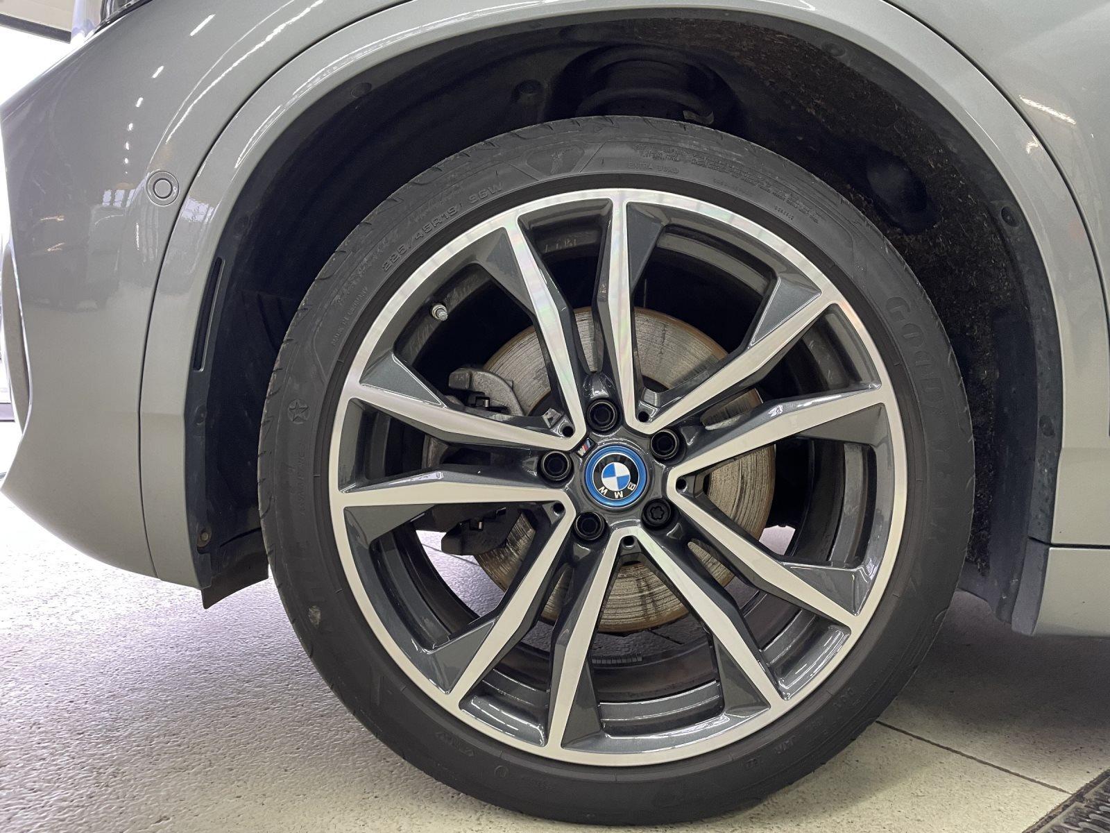 BMW X2 M SPORTPAKET DAB LED PANO KAMERA ALU 19