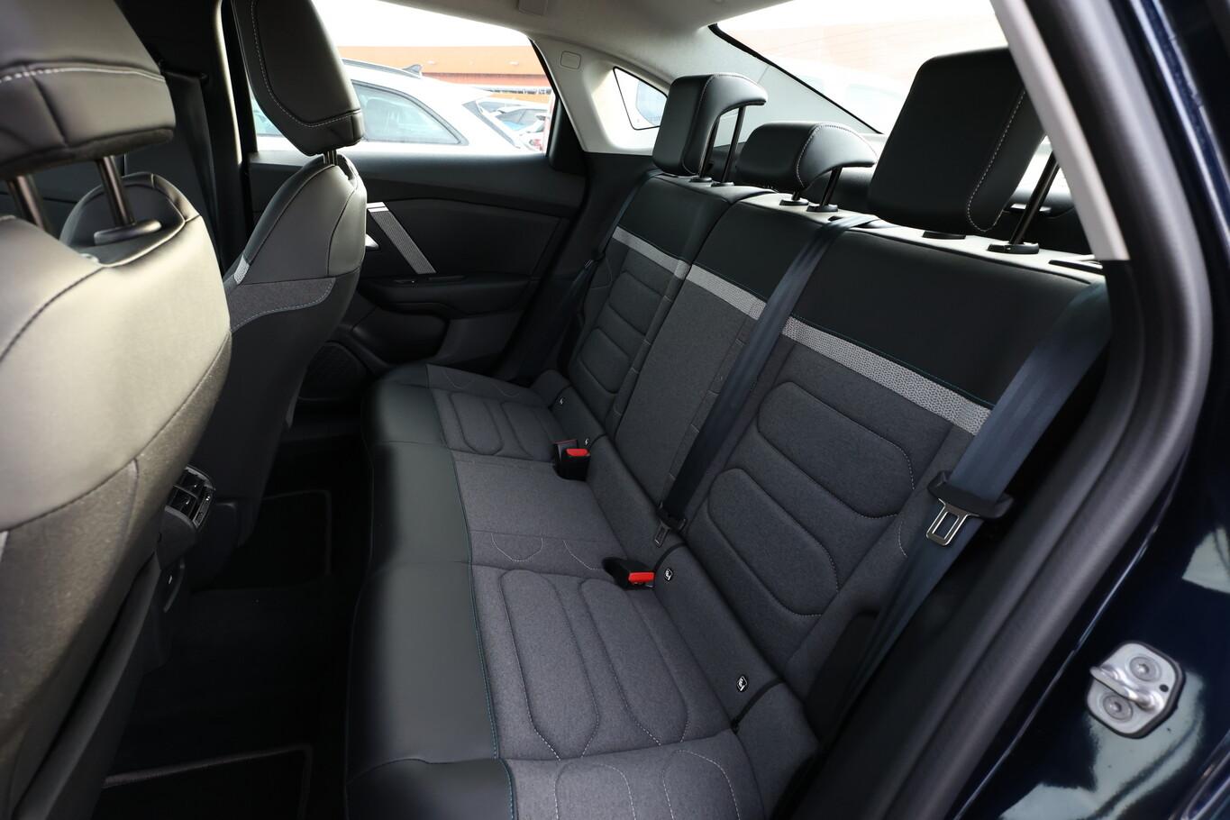 Citroën C4 X AT PLUS SHZ PDC DigC LED CarP 18Z DAB Temp