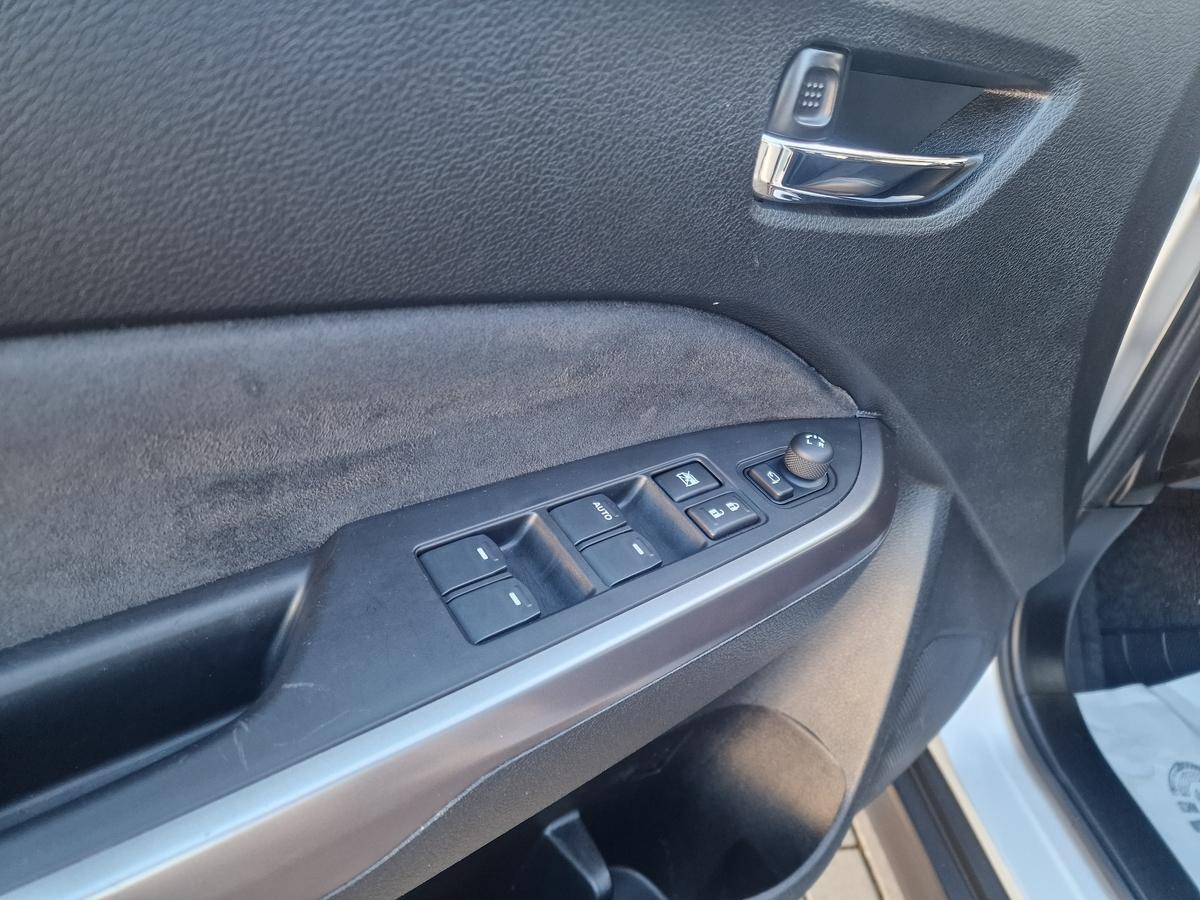 Suzuki Vitara *Navi*LED*R-Cam*Pano*ACC*Sitzheiz.* Comfort+