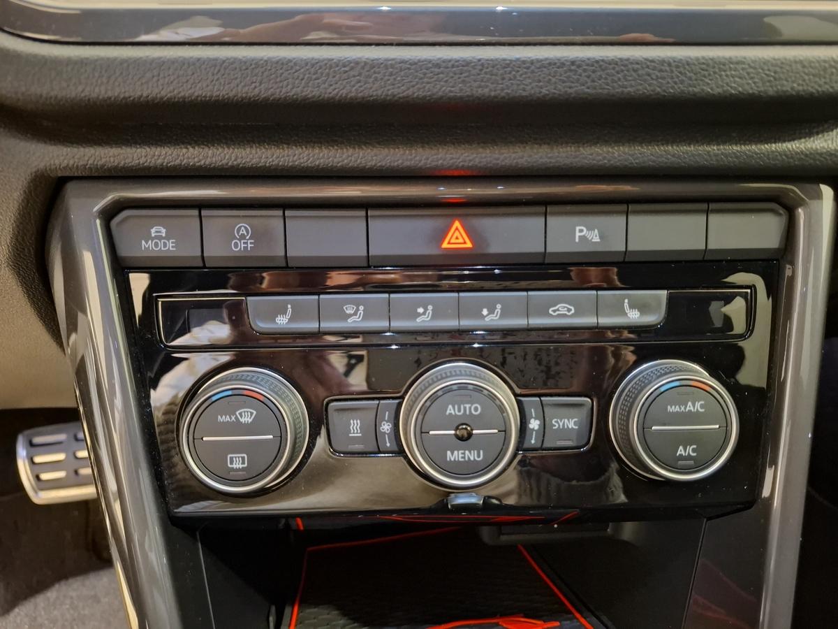 Volkswagen T-Roc 2.0 TDI DSG Sport Standheiz. AHK Voll-LED