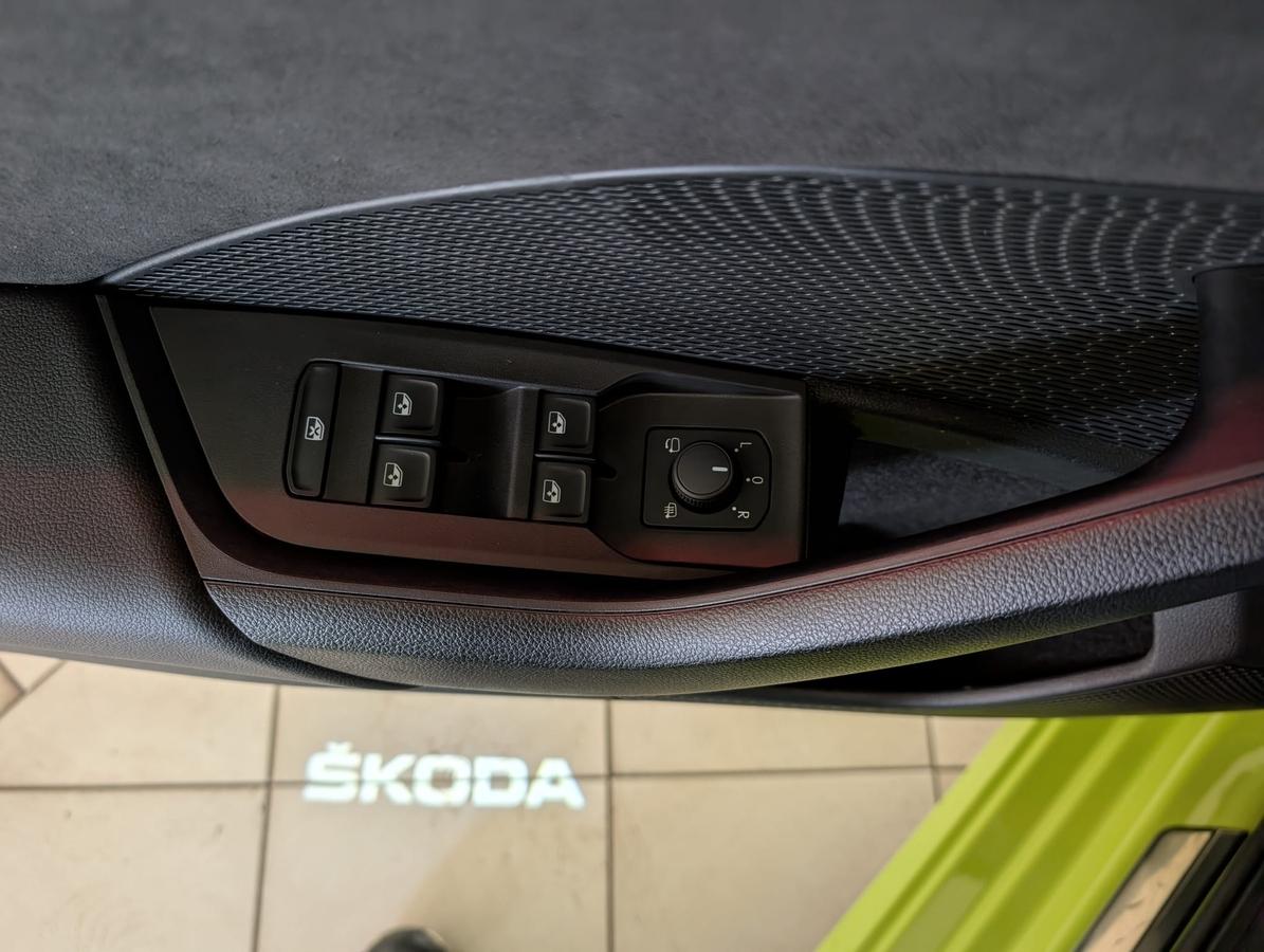 Skoda Octavia Combi RS 1.4 i.V. Head-Up AHK Garantie DCC