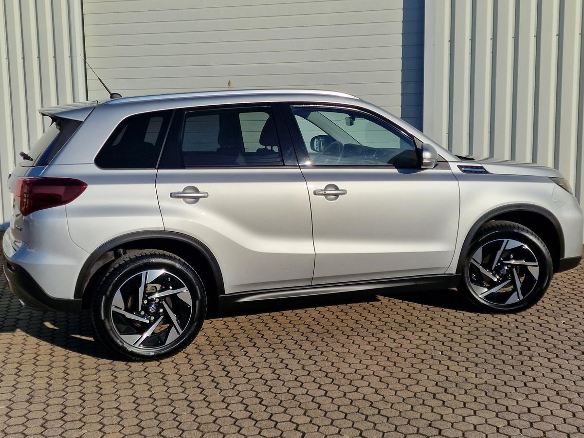 Suzuki Vitara *Navi*LED*R-Cam*Pano*ACC*Sitzheiz.* Comfort+