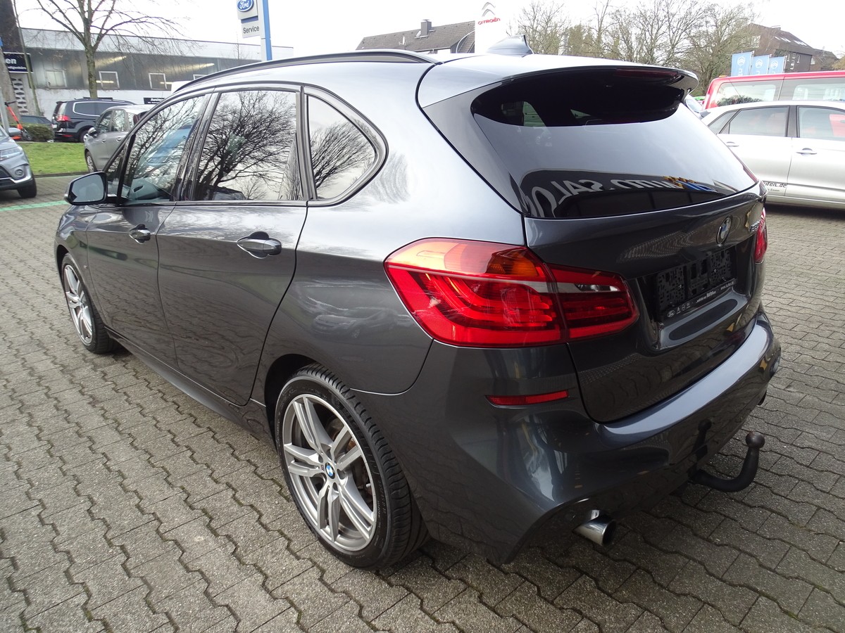 BMW 220 Active Tourer2er - 220i Active Tourer 