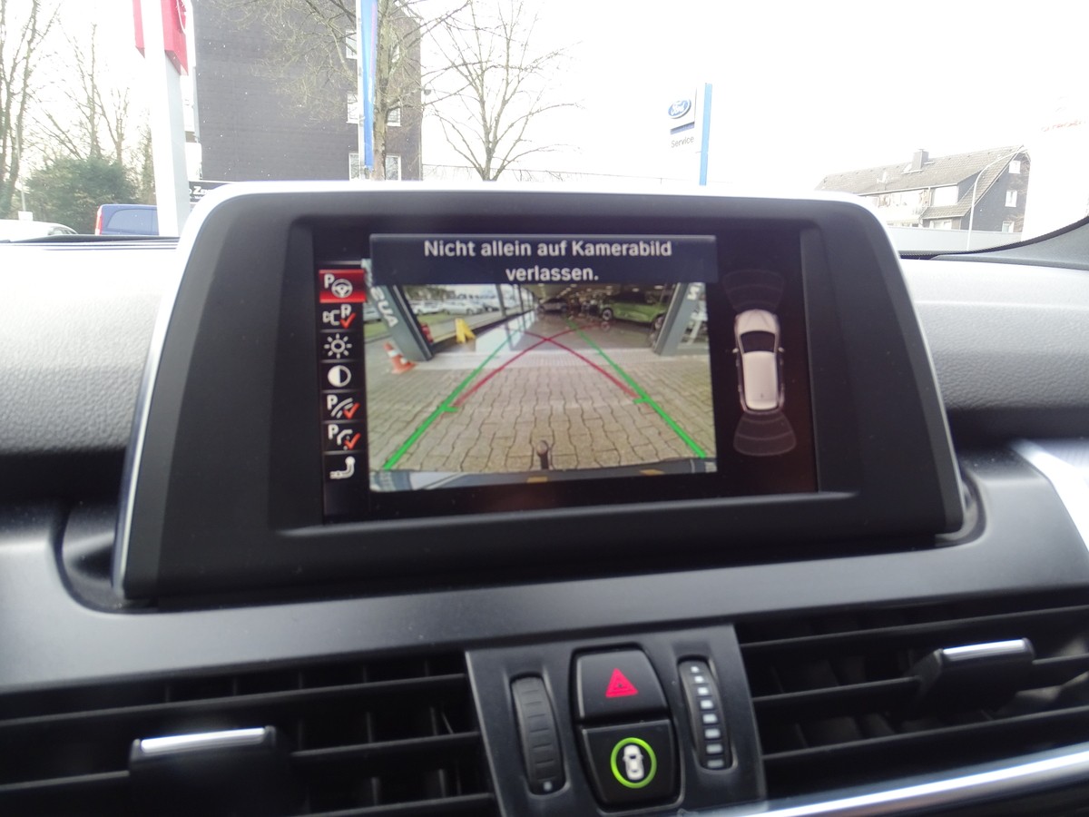 BMW 220 Active Tourer2er - 220i Active Tourer 