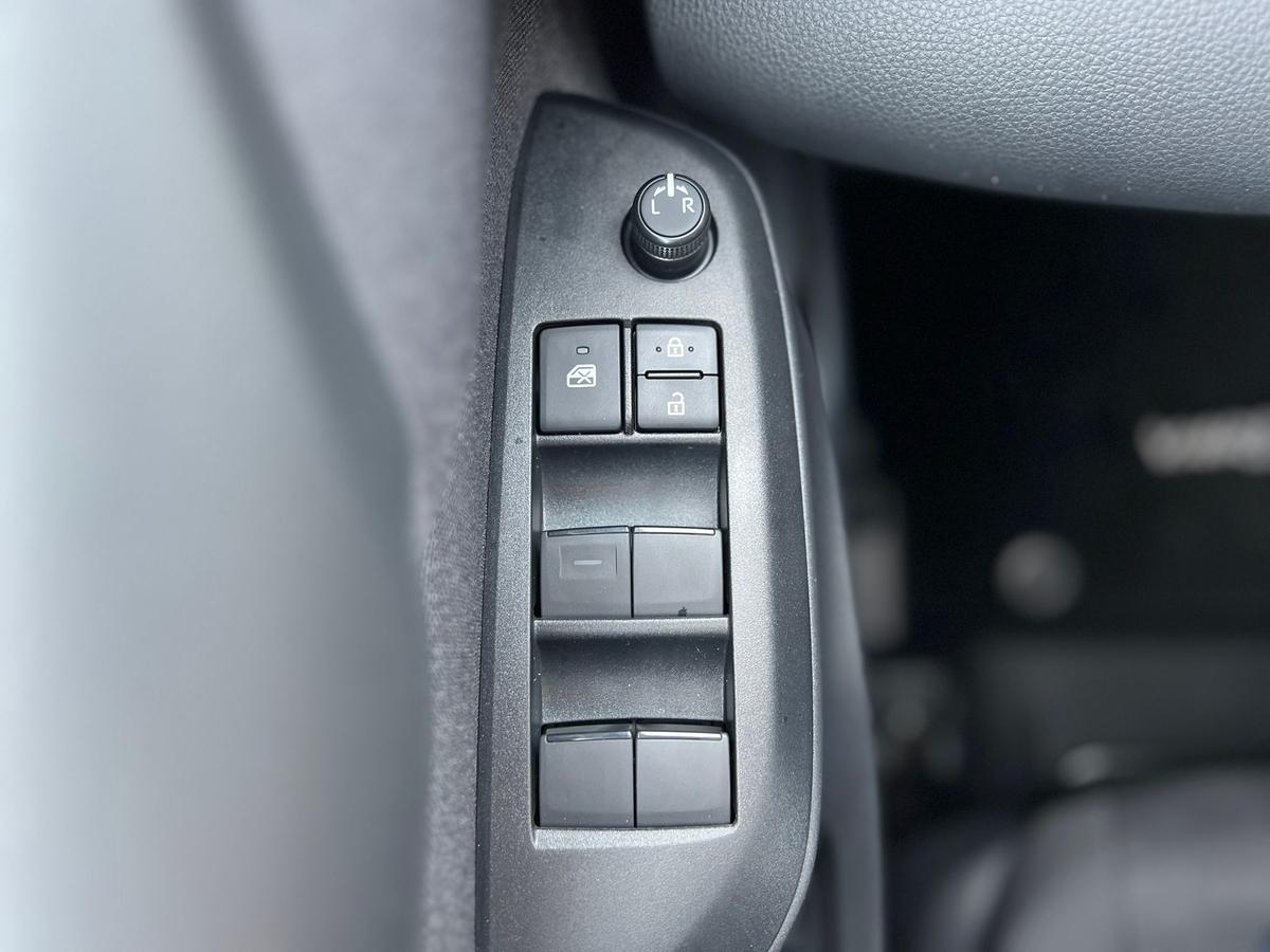 Toyota Yaris 1.5 Sitz+Lenkradhzg - e.Call - R.Kamera - PDC v+h