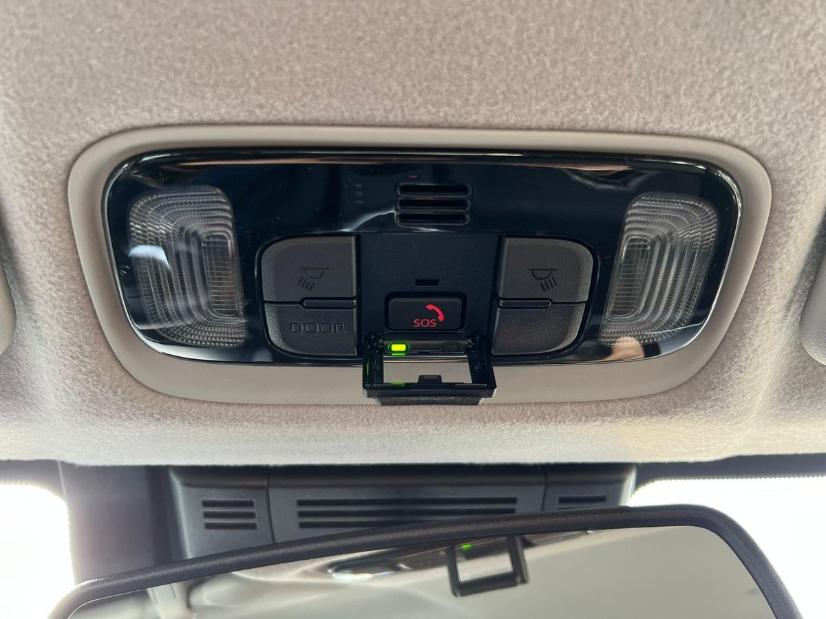 Toyota Yaris 1.5 Sitz+Lenkradhzg - e.Call - R.Kamera - PDC v+h