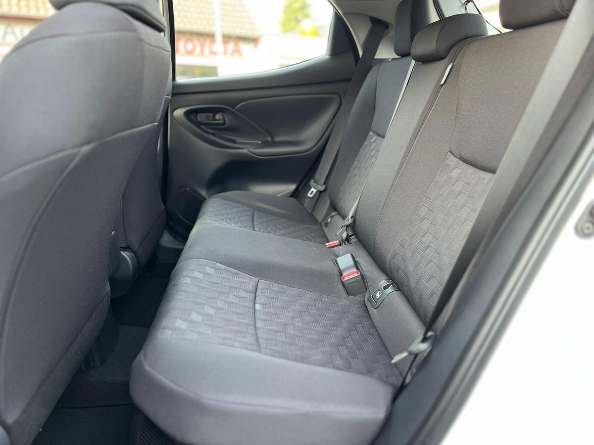 Toyota Yaris 1.5 Sitz+Lenkradhzg - e.Call - R.Kamera - PDC v+h