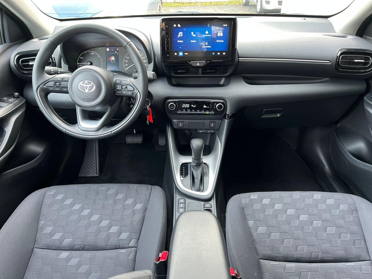 Toyota Yaris 1.5 Sitz+Lenkradhzg - e.Call - R.Kamera - PDC v+h