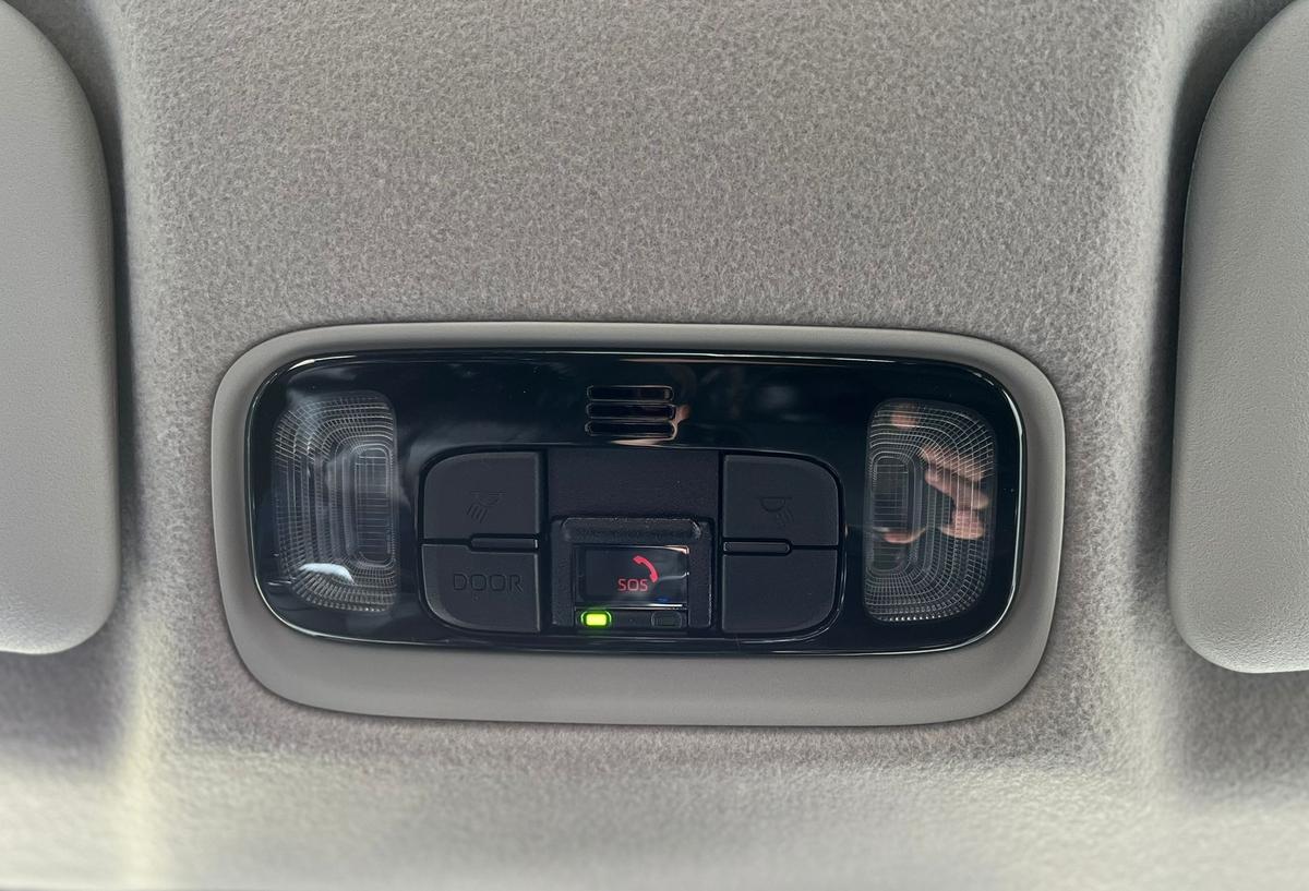 Toyota Yaris 1.5 Sitz+Lenkradhzg - e.Call - R.Kamera - PDC v+h