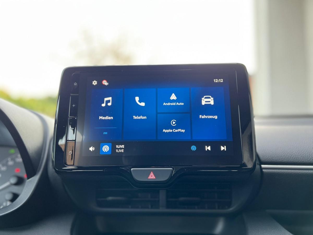 Toyota Yaris 1.5 Sitz+Lenkradhzg - e.Call - R.Kamera - PDC v+h