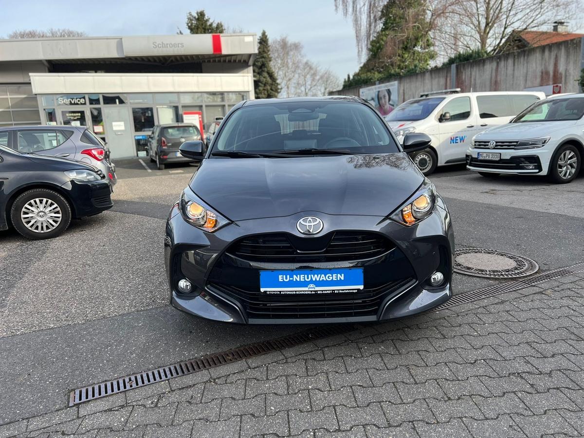 Toyota Yaris 1.5 Sitz+Lenkradhzg - e.Call - R.Kamera - PDC v+h