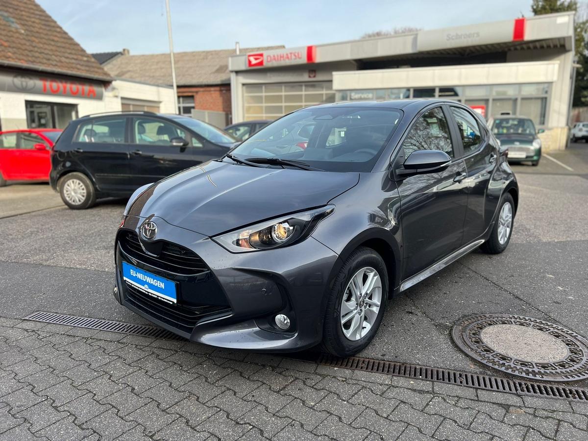 Toyota Yaris 1.5 Sitz+Lenkradhzg - e.Call - R.Kamera - PDC v+h