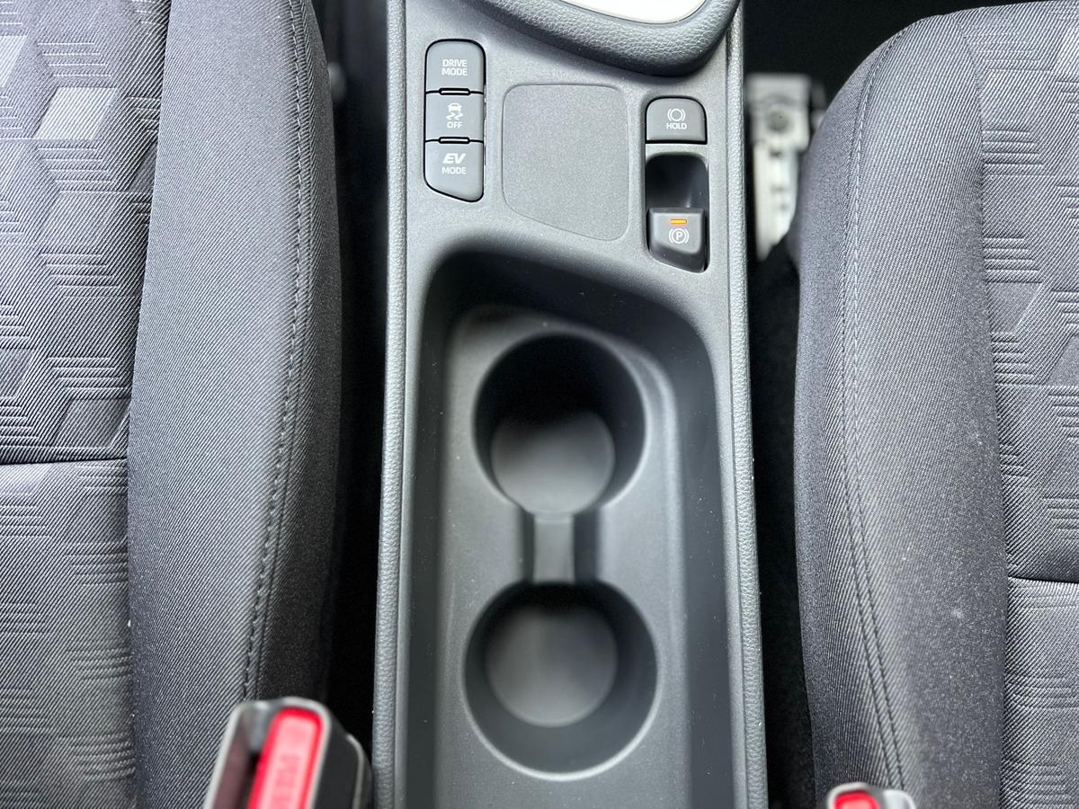 Toyota Yaris 1.5 Sitz+Lenkradhzg - e.Call - R.Kamera - PDC v+h