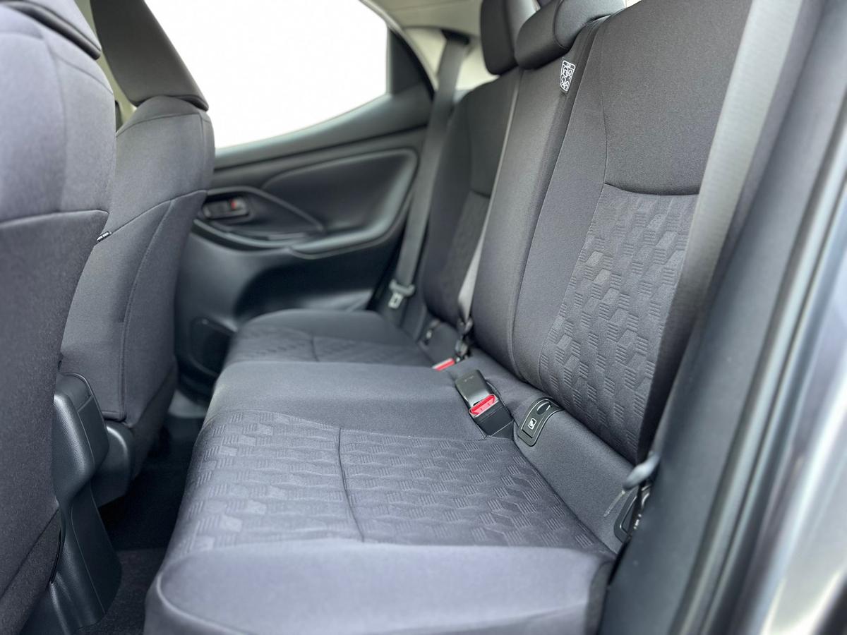 Toyota Yaris 1.5 Sitz+Lenkradhzg - e.Call - R.Kamera - PDC v+h