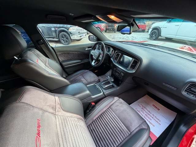 Dodge Charger 5.7 V8 HEMI R/T SRT