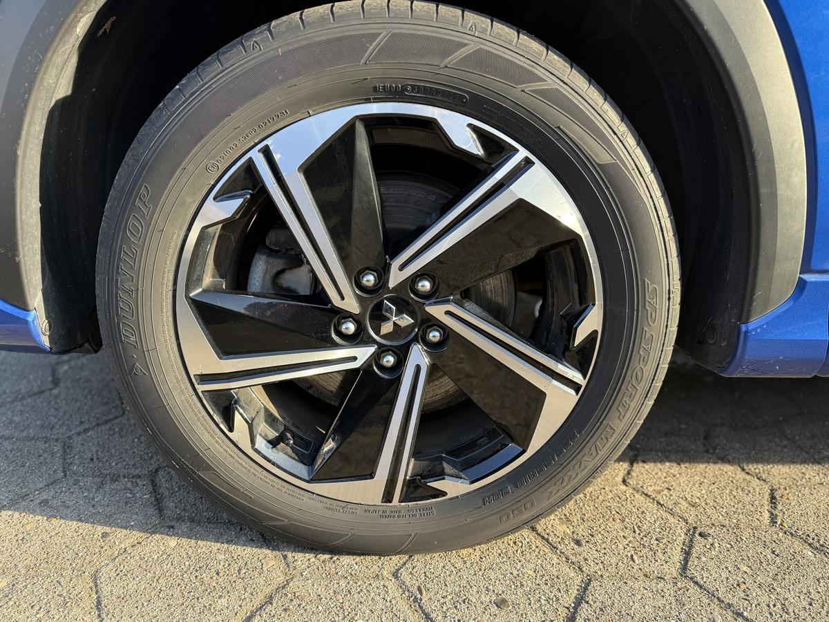 Mitsubishi Eclipse Cross Plug-In Hybrid Plus mit Select Paket, AHK. 