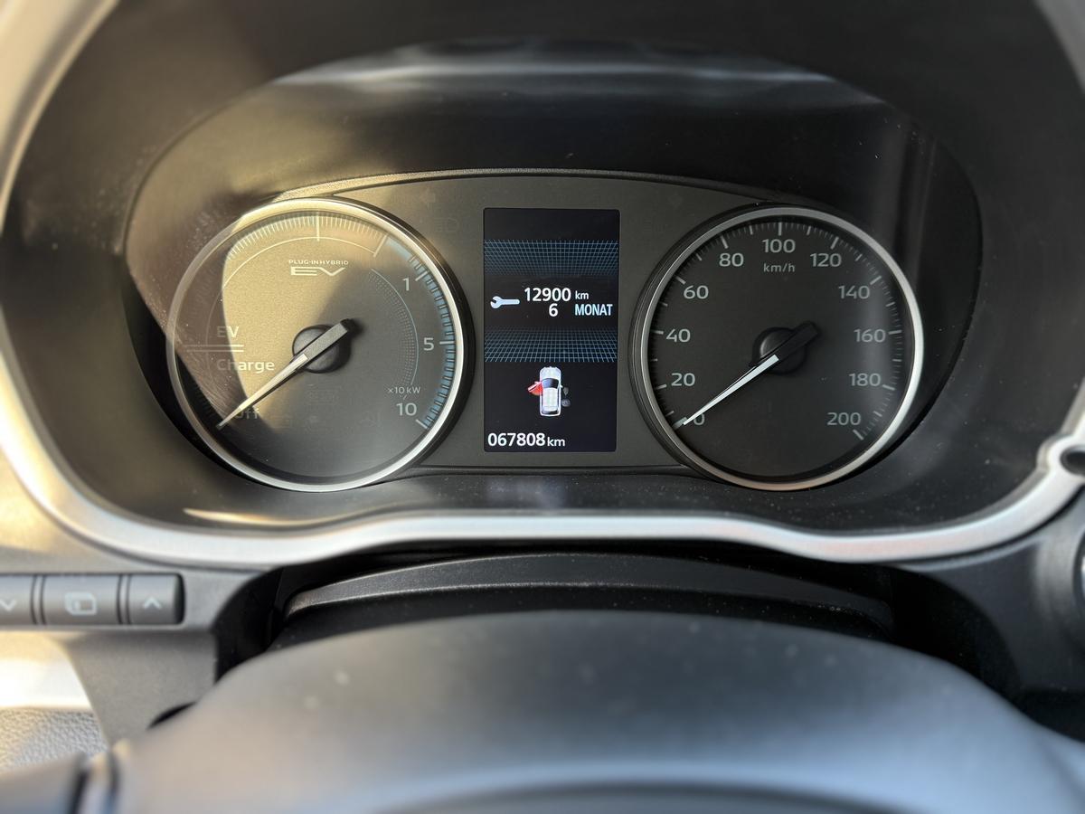 Mitsubishi Eclipse Cross Plug-In Hybrid Plus mit Select Paket, AHK. 