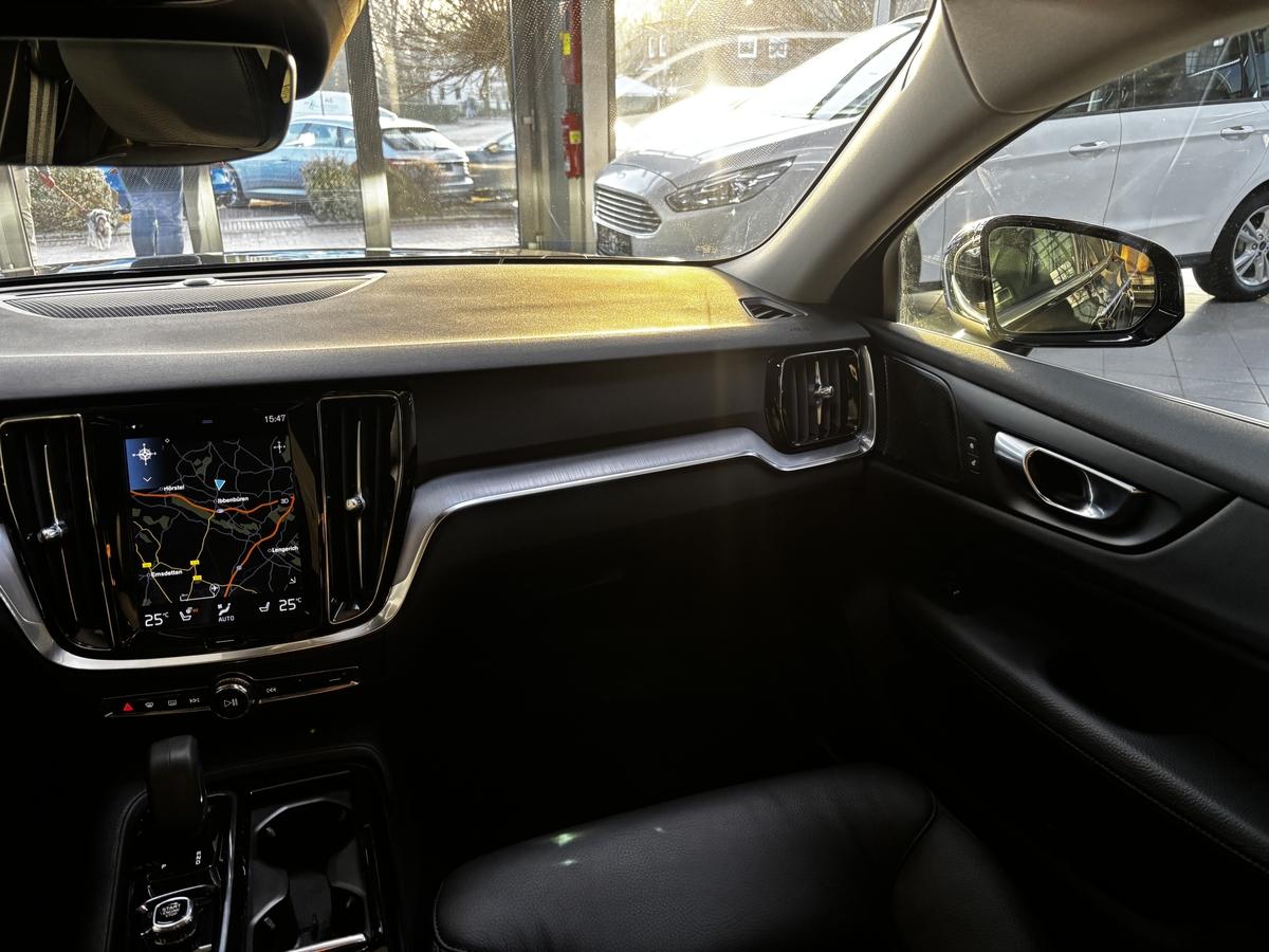 Volvo V60 T6 AWD Inscription Expression LED ACC Pano. H&K