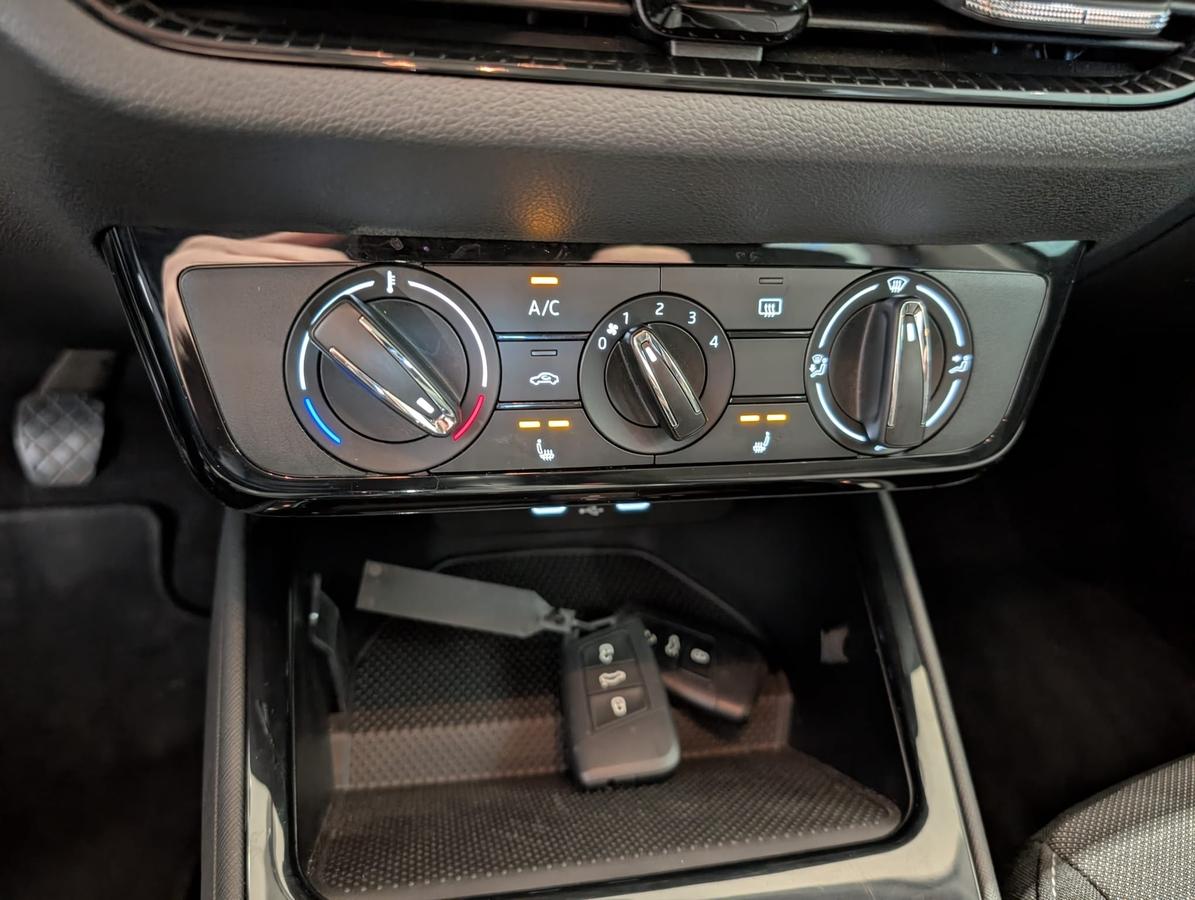 Skoda Fabia AHK 5J. Garantie SHZ PDC GRA