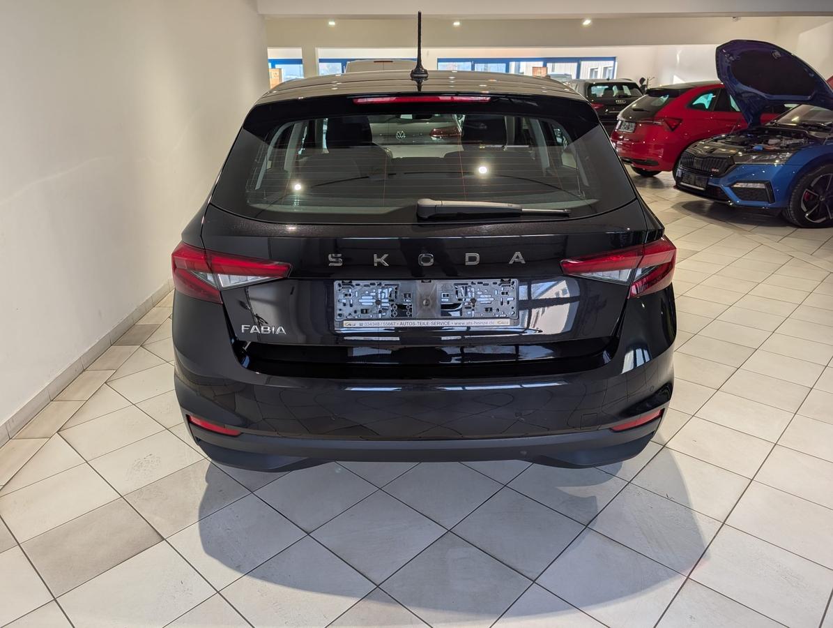 Skoda Fabia AHK 5J. Garantie SHZ PDC GRA