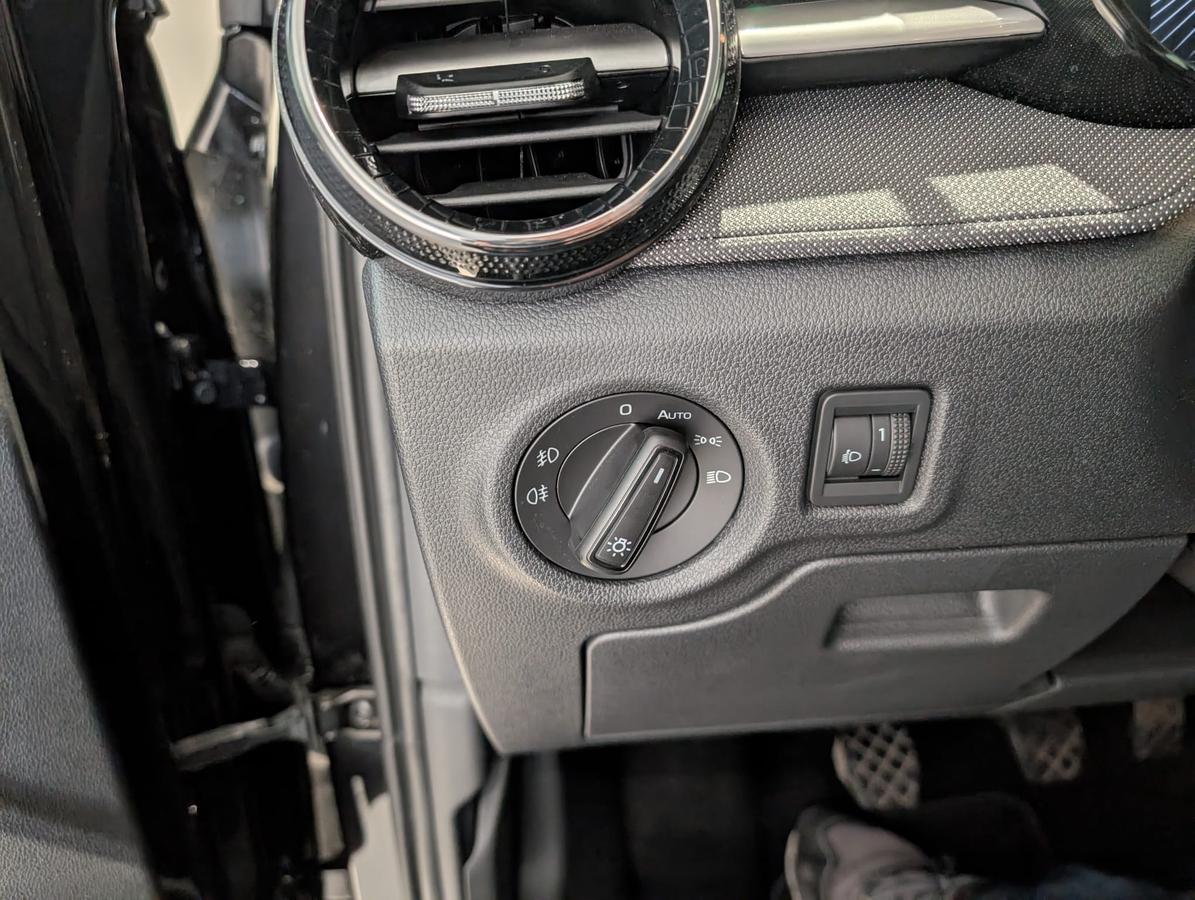 Skoda Fabia AHK 5J. Garantie SHZ PDC GRA