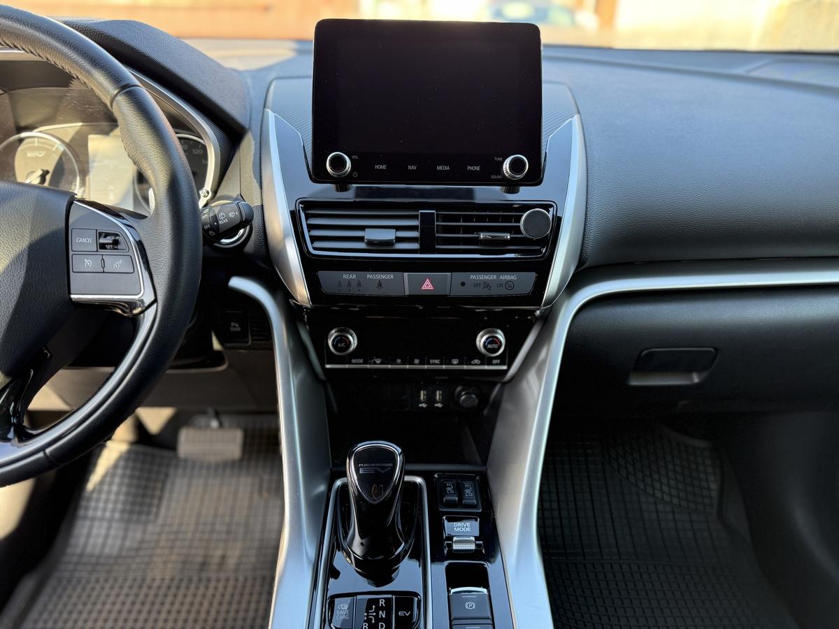 Mitsubishi Eclipse Cross PLUS 2.4 SDA mit Navi, Alu-Winterkompletträder