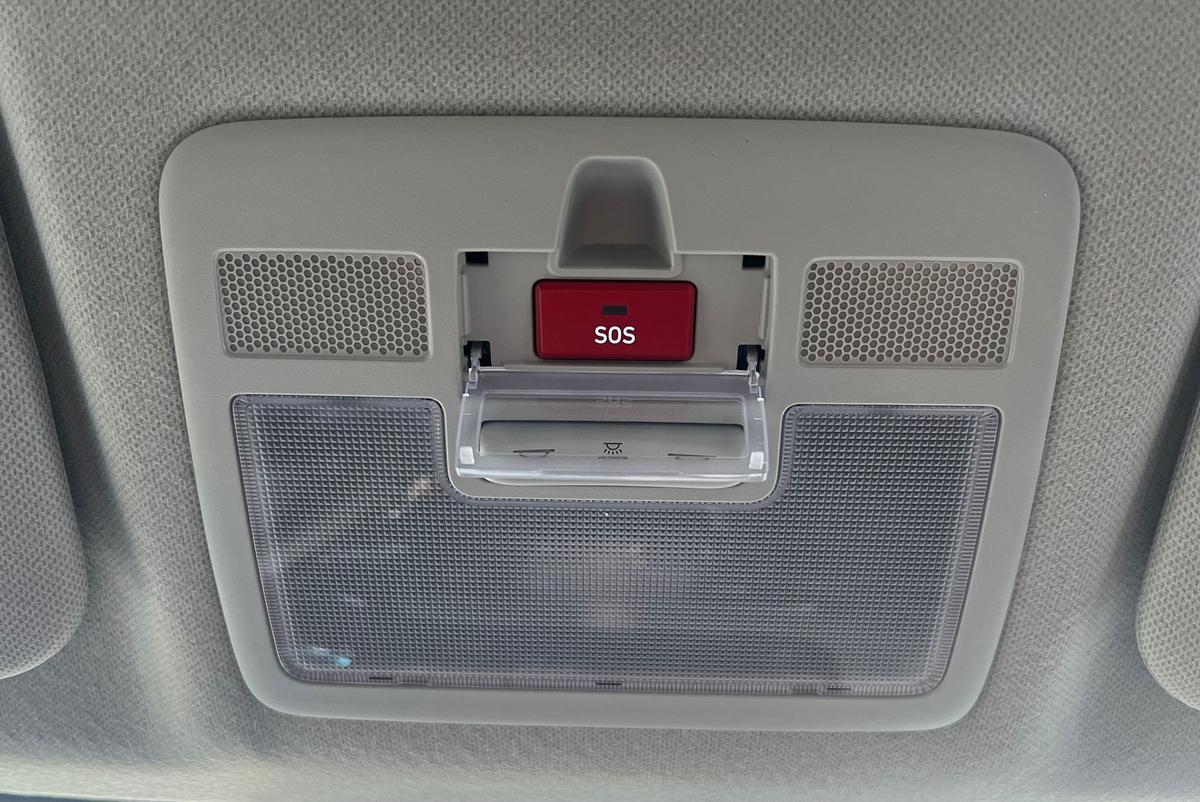 Hyundai i10 1.0 - Klima - Navi - R.Kam - PDC - Sitz+Lenkradhzg