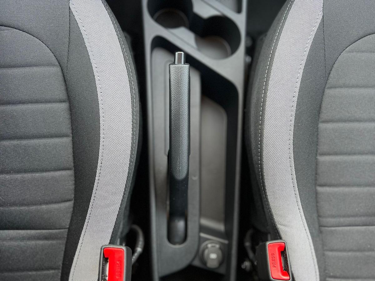 Hyundai i10 1.0 - Klima - Navi - R.Kam - PDC - Sitz+Lenkradhzg