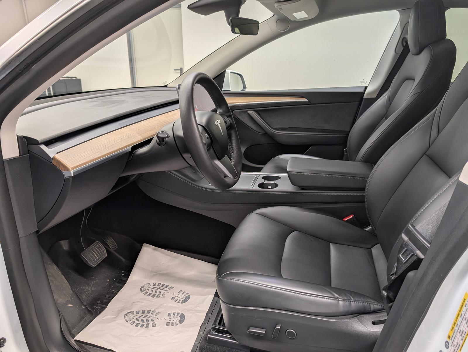 Tesla Model Y Long Range AWD LED/Navi/Pano/4xSHZ/19-LM