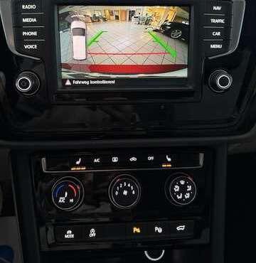 Volkswagen Touran Comfortline BMT, Navi, AHK, LED, 1.Hand,Scheckheft