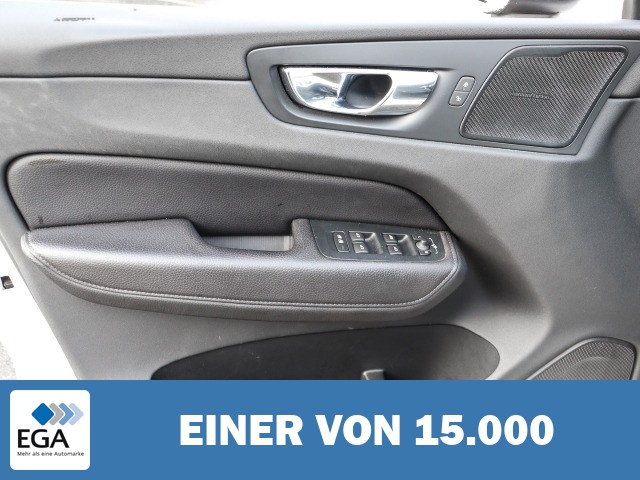 Volvo XC60 Momentum Pro 2WD AHK Navi Leder Digitales Cockpit Soundsystem HarmanKardon 
