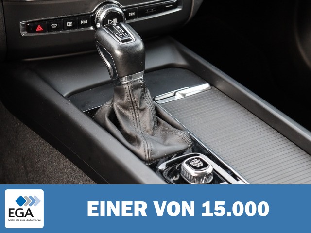 Volvo XC60 Momentum Pro 2WD AHK Navi Leder Digitales Cockpit Soundsystem HarmanKardon 