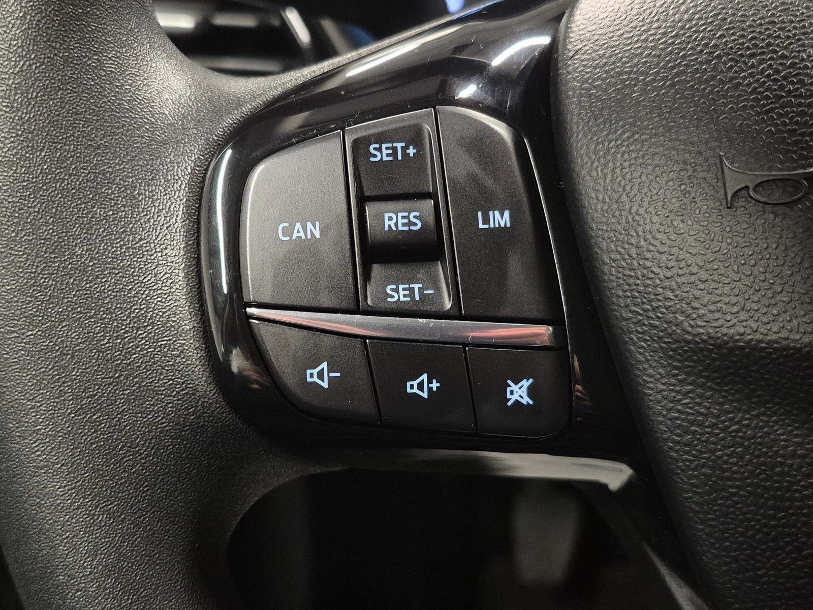 Ford Fiesta Navi/DAB/SHZ/Scheibenhzg/PDC/Tempomat