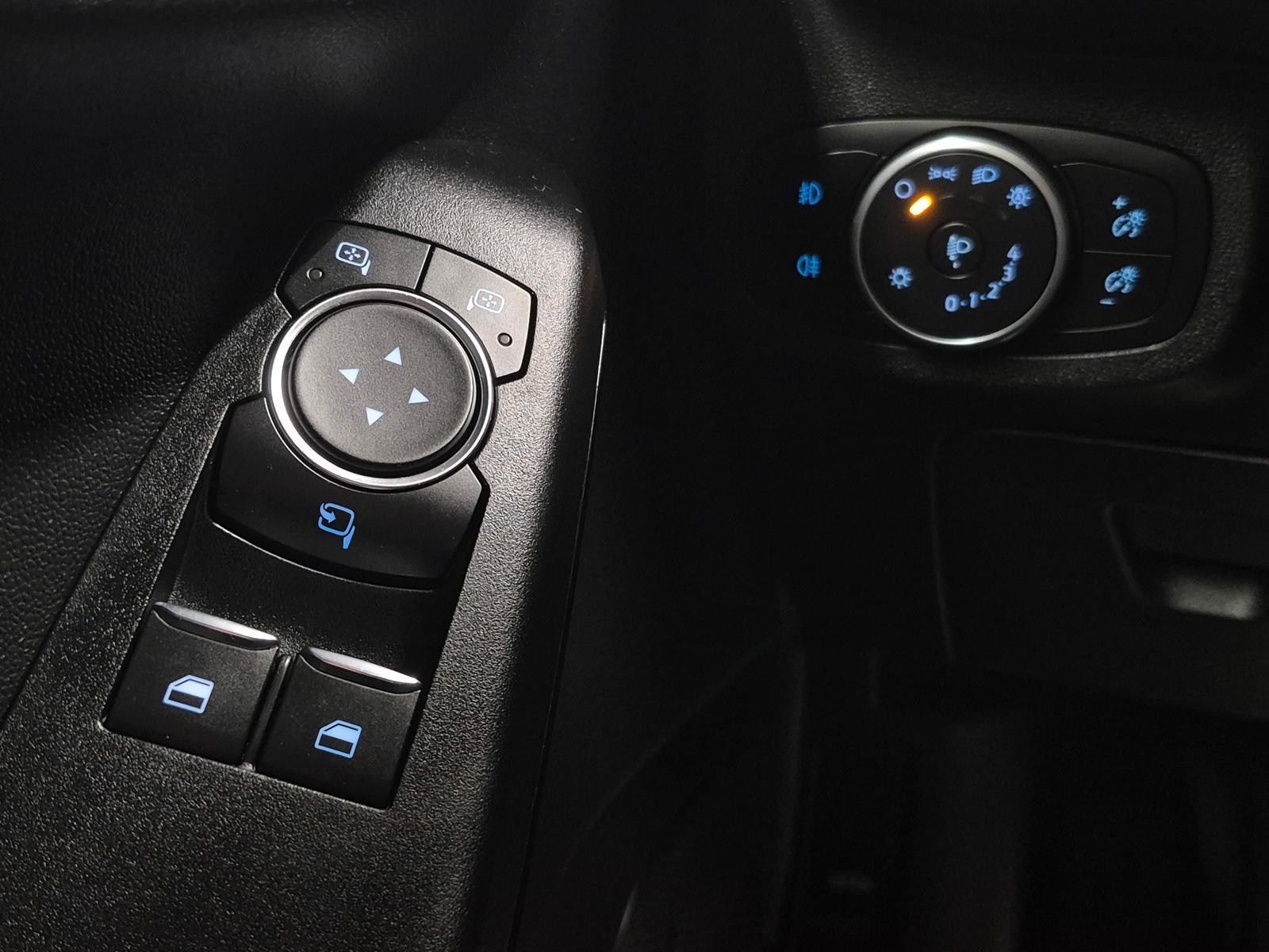 Ford Fiesta Navi/DAB/SHZ/Scheibenhzg/PDC/Tempomat